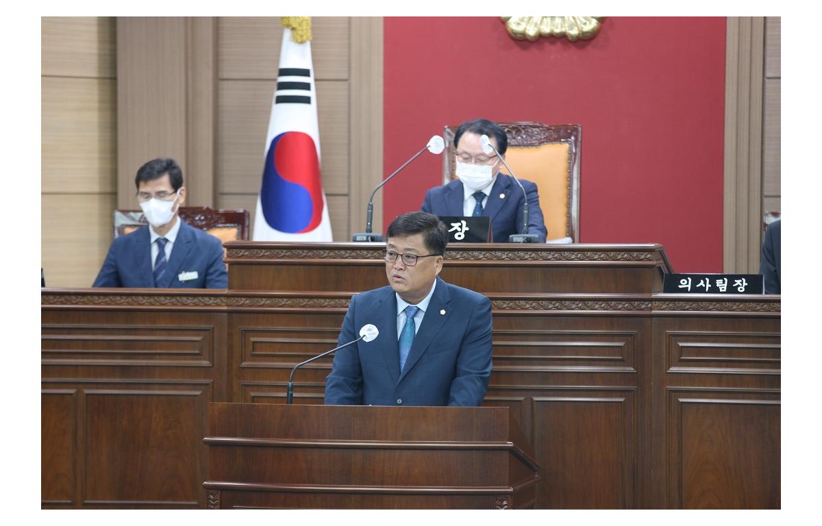 제321회 임실군의회 임시회 개회 5분발언 첨부이미지 : 20220826_제321회 임실군의회 임시회(5분발언 정칠성의원).JPG