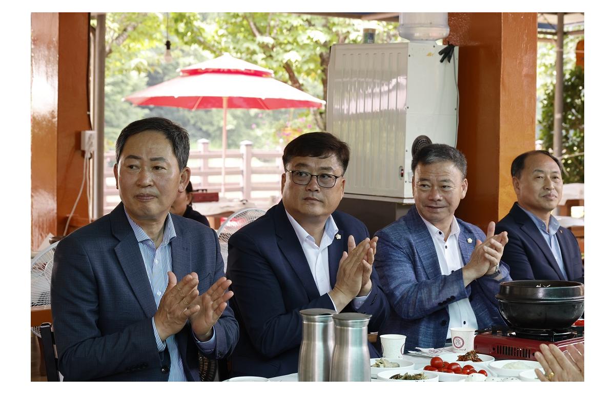 2024년 관촌면 농촌지도자회 하계대회 첨부이미지 : 20240712_2024년 관촌면 농촌지도자회 하계대회(정칠성).JPG