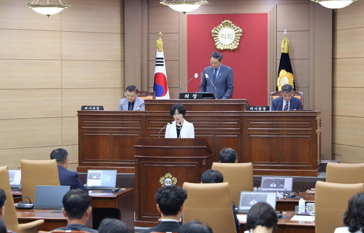 제346회 제1차 정례회 폐회 첨부이미지 : 20250620_제346회 제1차 정례회 폐회 정일윤.JPG