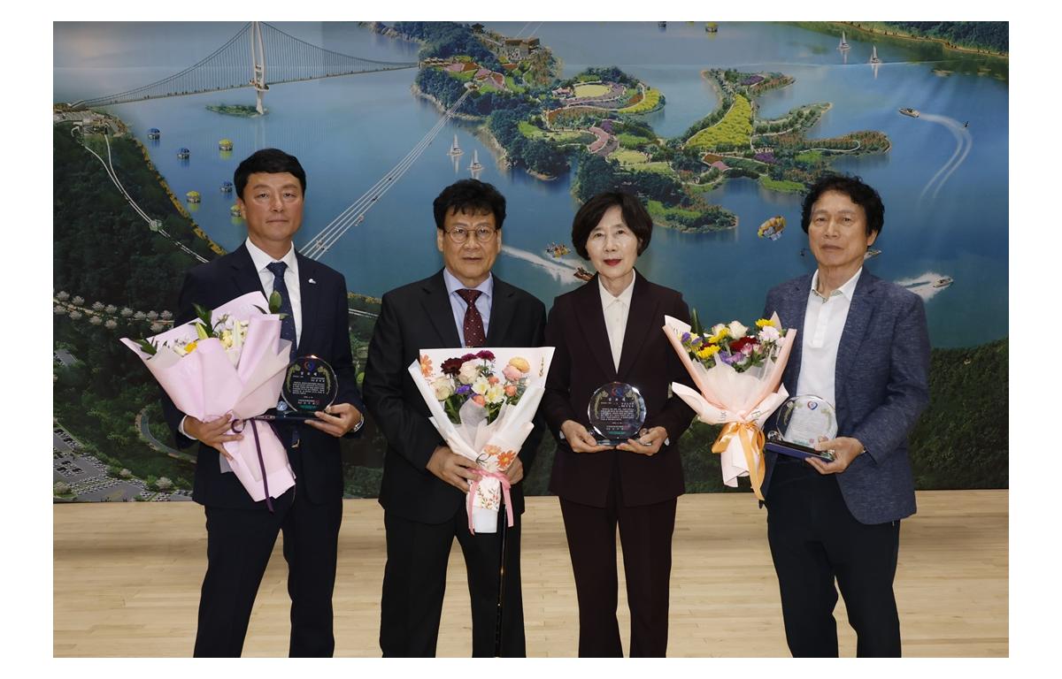 제45회 장애인의 날 기념식 첨부이미지 : 20250418_제45회 장애인의 날 기념식(정일윤).JPG