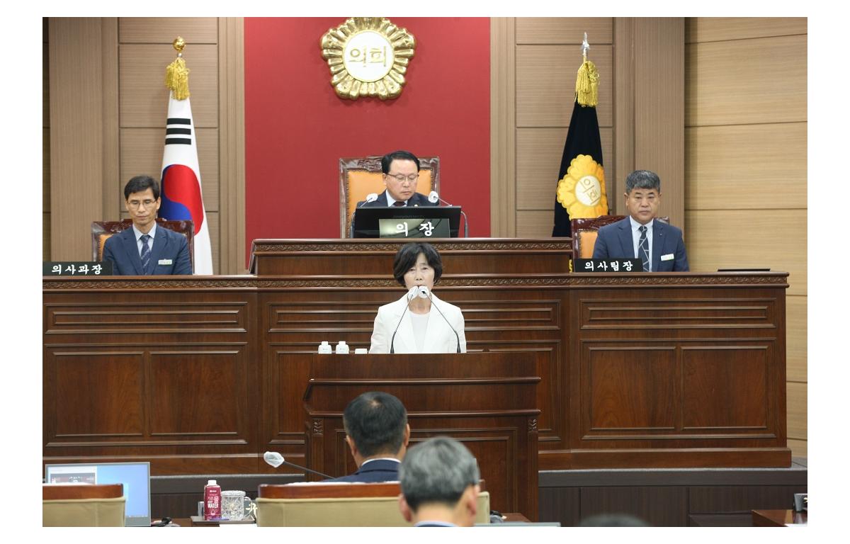 제330회 임실군의회 임시회 5분자유발언 첨부이미지 : 20230717_제330회 임실군의회 임시회 5분자유발언(정일윤).JPG