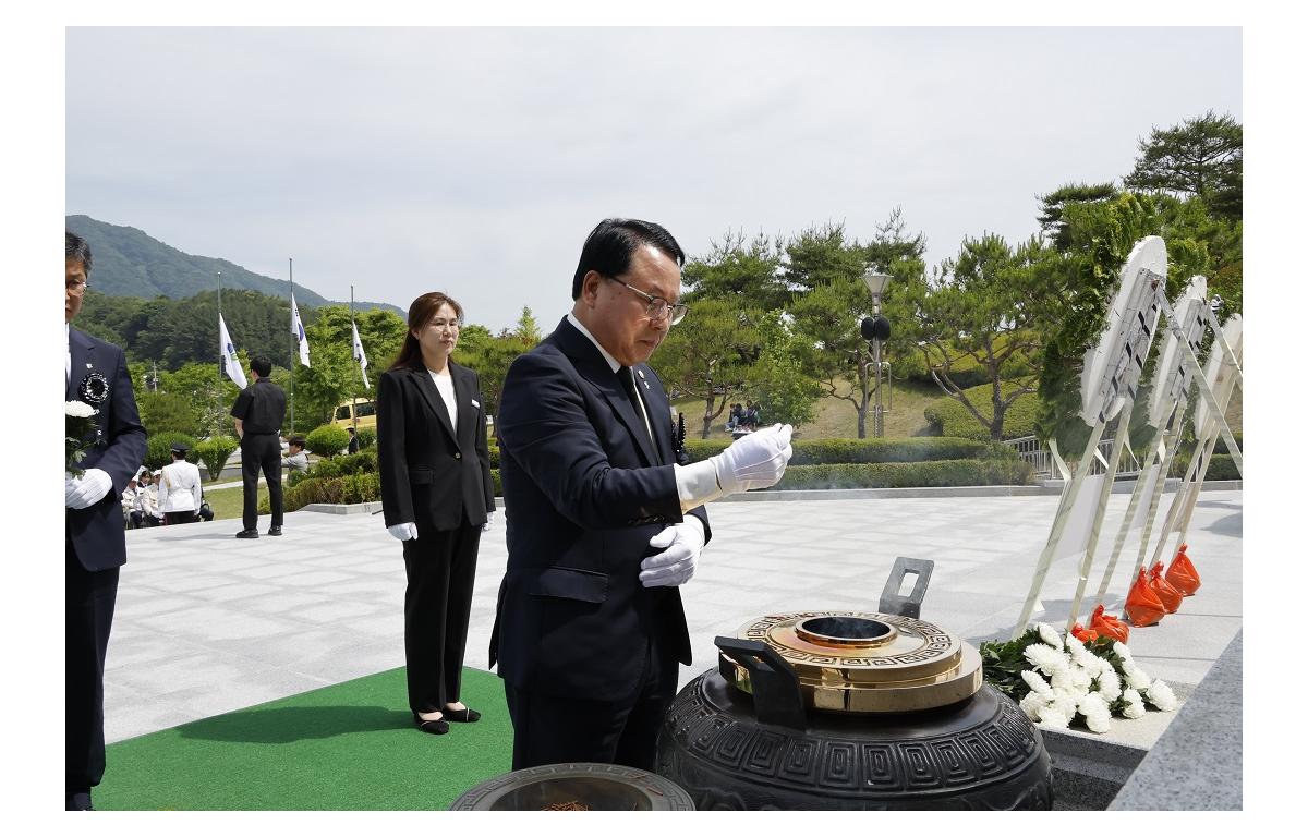 제69회 현충일 추념행사 첨부이미지 : 20240606_제69회 현충일 추념행사(이성재).JPG