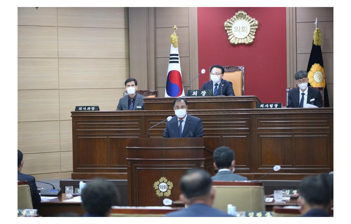 제323회 임실군의회 임시회 폐회 첨부이미지 : 20221031_제323회 임실군의회 임시회 폐회(김왕중).JPG