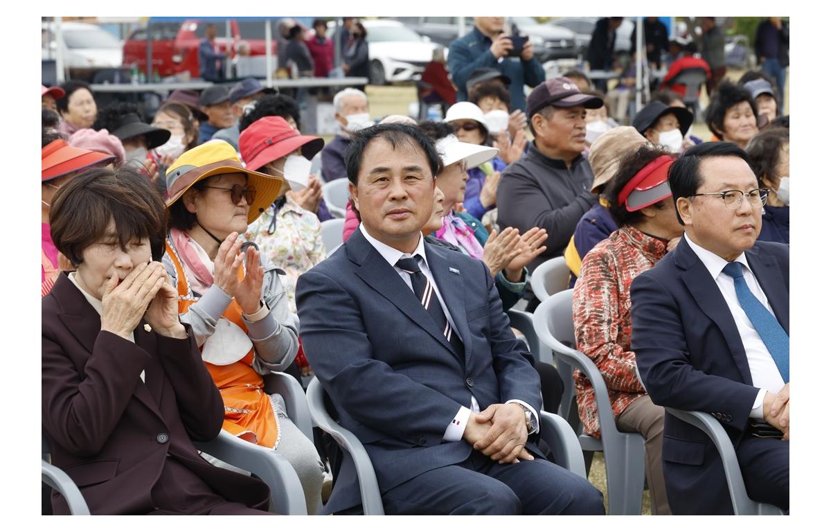 청웅면민의 날 화합한마당 첨부이미지 : 20250412_청웅면민의 날 화합한마당(김왕중).JPG