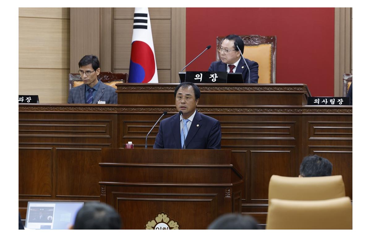 제332회 임실군의회 임시회 첨부이미지 : 20231023_제332회 임실군의회 임시회(김왕중).JPG