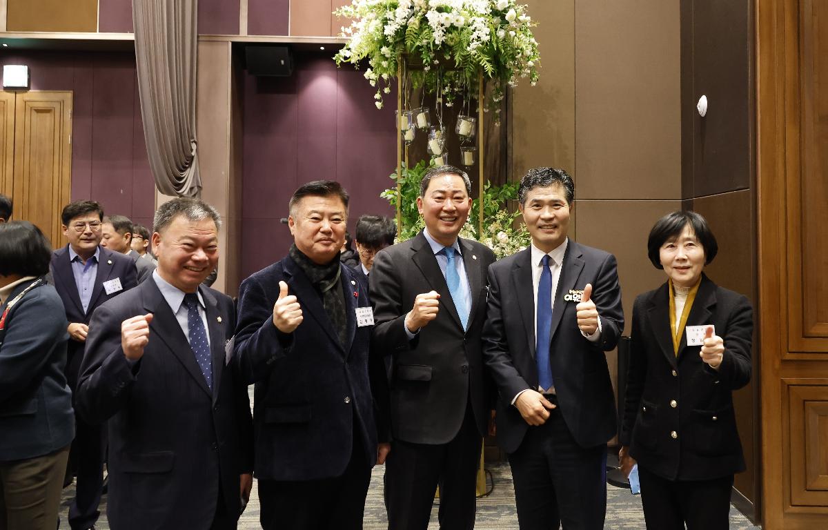전북특별자치도 시군의회 의원 합동 교육연수 단체사진  첨부이미지 : 20260113_전북특별자치도 시군의회 의원 합동 교육연수 단체사진 1.JPG