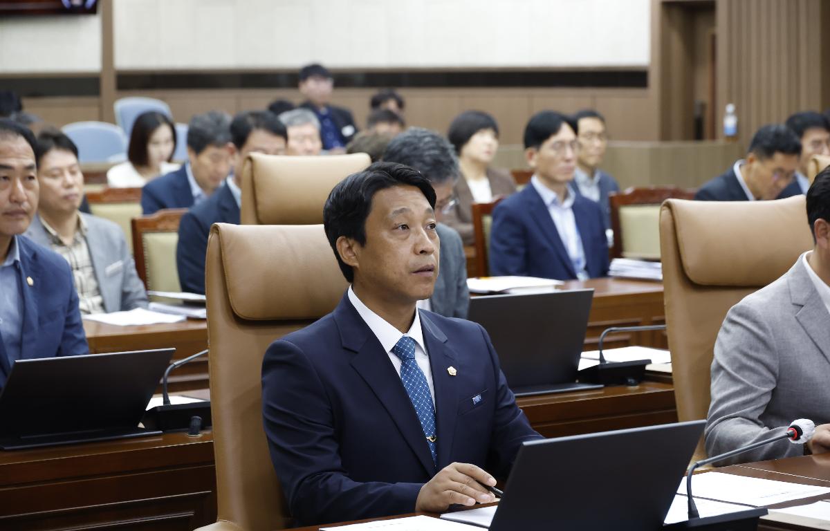 제353회 임실군의회 임시회 개회 첨부이미지 : 20260721_제353회 임실군의회 임시회 개회 김진환.JPG