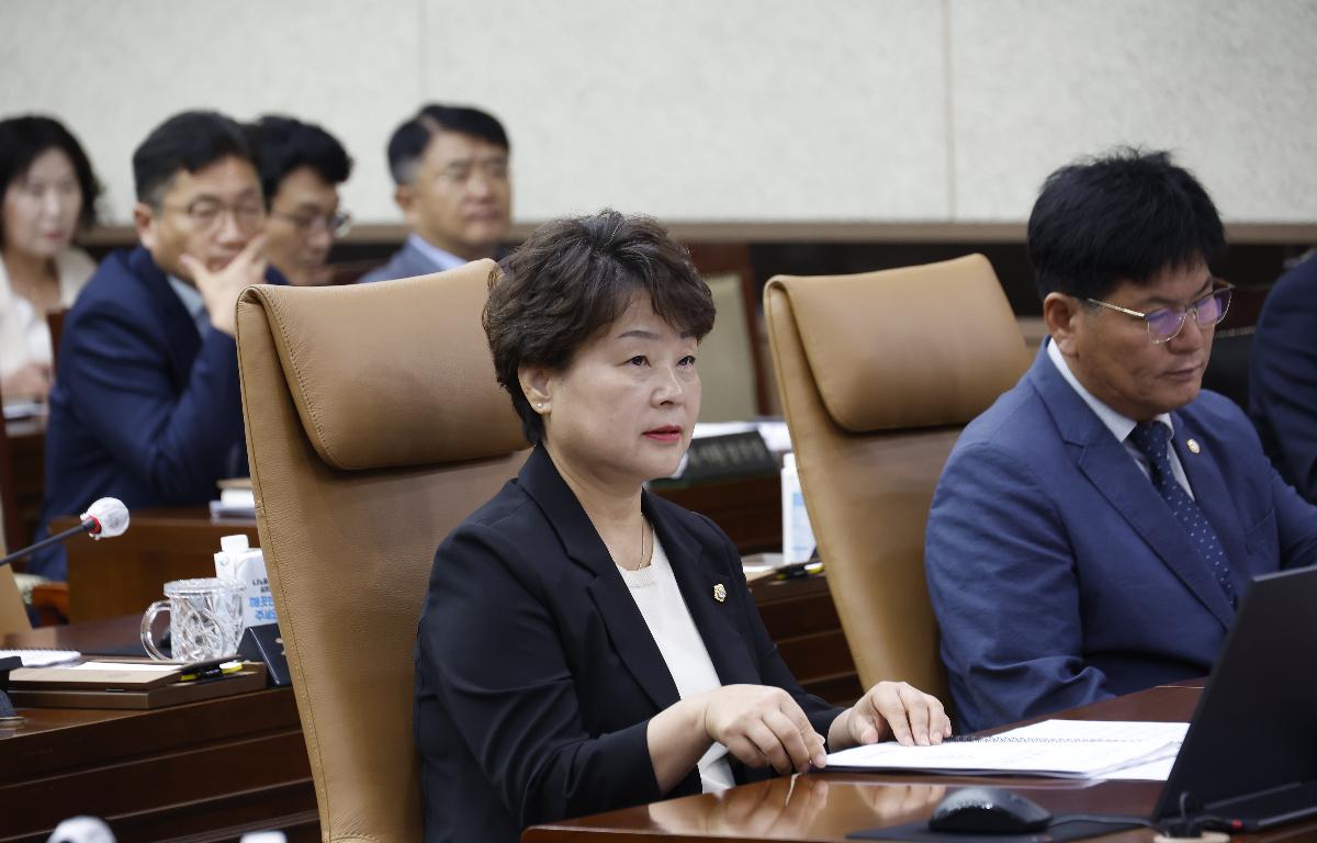 제353회 임실군의회 임시회 개회 첨부이미지 : 20260721_제353회 임실군의회 임시회 개회 박선옥.JPG