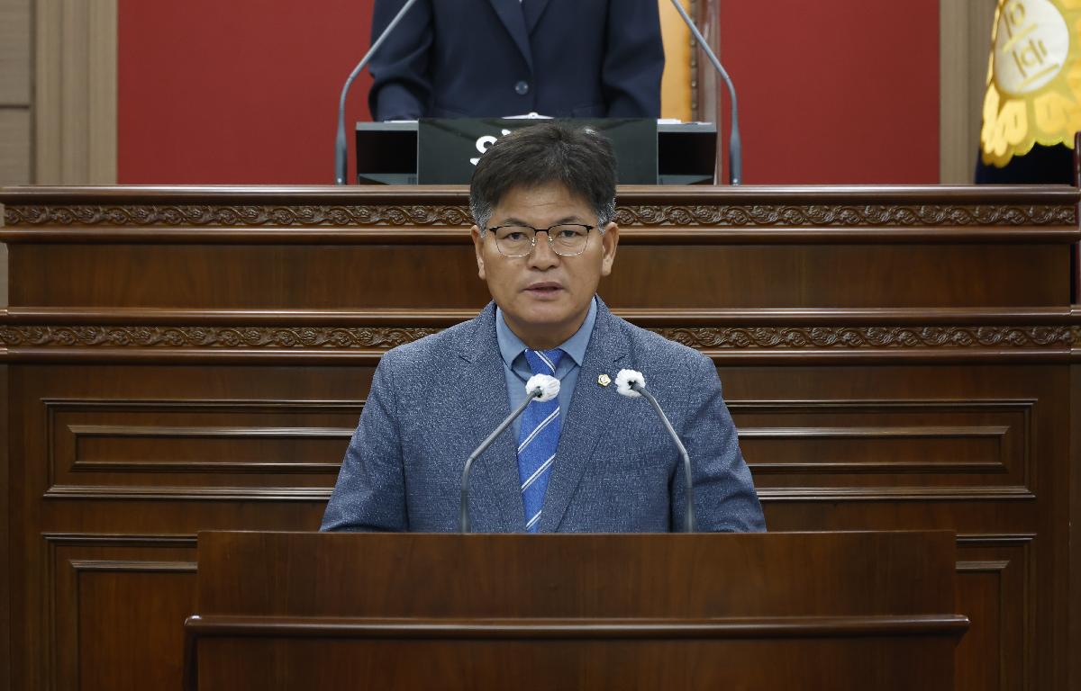 제352회 임시회(의장단선거) 첨부이미지 : 20260702_제352회 임시회(의장단선거) 농업복지위원장.JPG