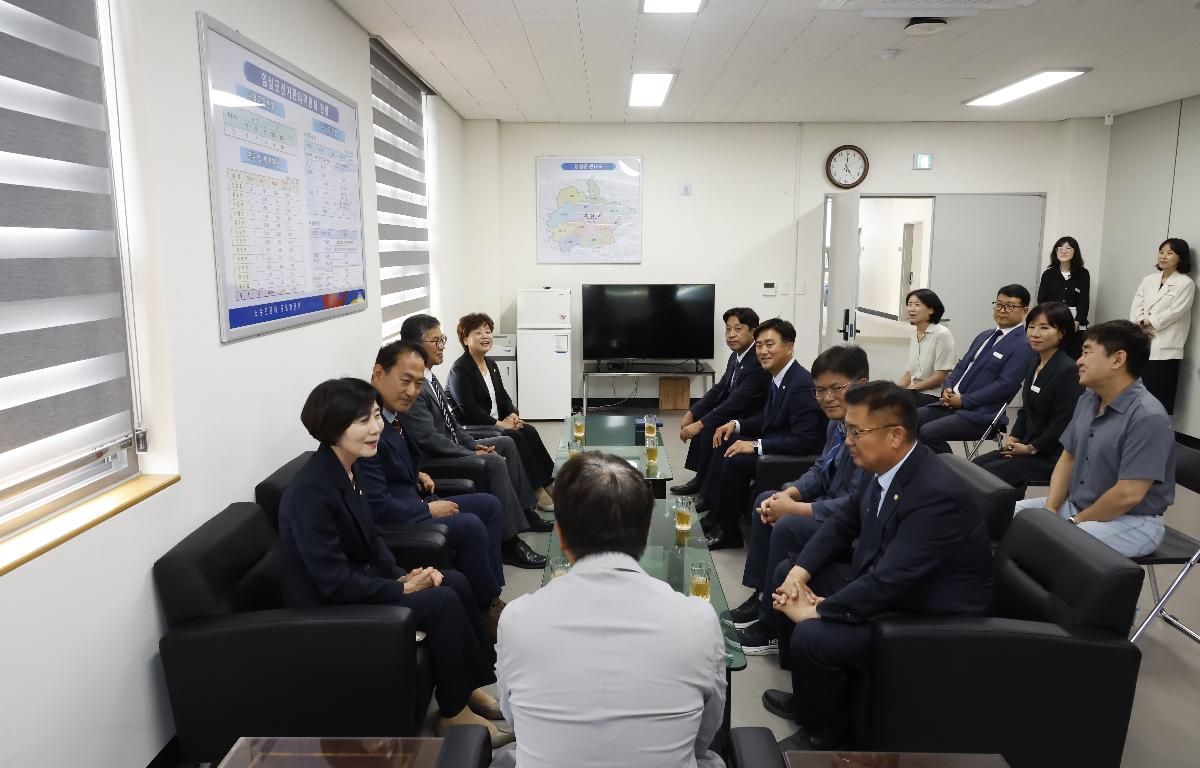 제10대 임실군의회 관내 주요기관 방문 첨부이미지 : 20260702_제10대 임실군의회 관내 주요기관 방문 (임실군선관위).JPG