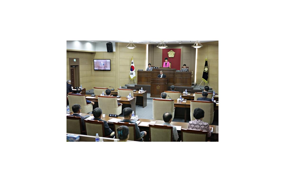 제221회 임시회 제1차 본회의 첨부이미지 : 제221회 임시회 제1차본회의.JPG