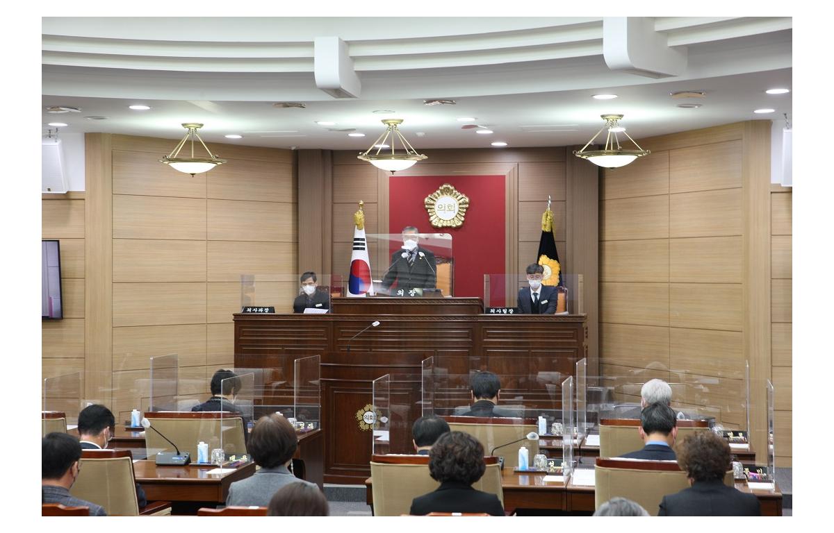 제316회 임실군의회 임시회 제2차본회의(폐회) 첨부이미지 : 제316회 임실군의회 임시회 제2차본회의 (폐회).JPG