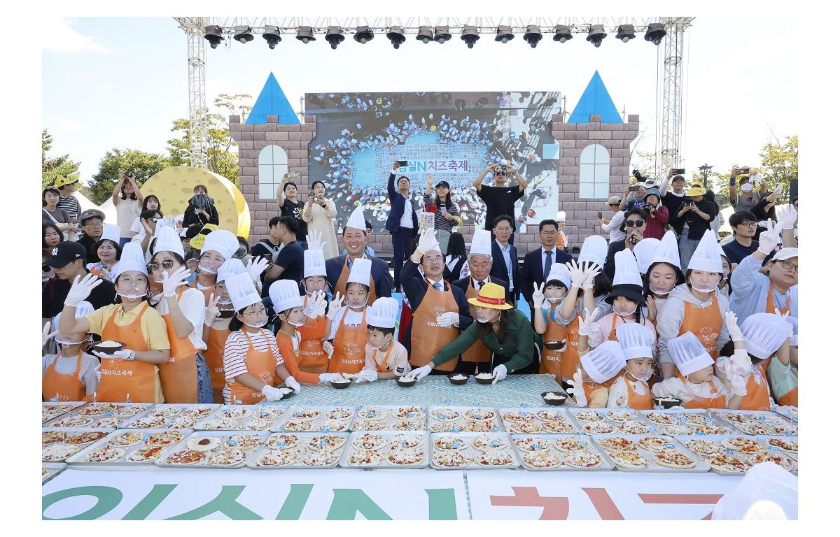 국가대표 임실N치즈 대형 쌀피자 만들기 참여 첨부이미지 : 20241004_국가대표 임실N치즈 대형 쌀피자 만들기 참여3.JPG