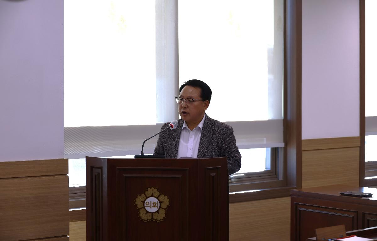 의원 연구단체 운영심사위원회2 첨부이미지 : 2025 1204 임실군의회