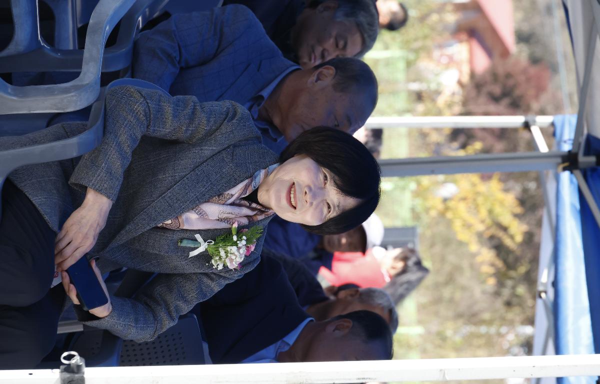 신덕면 복지회관 증축공사 준공식  첨부이미지 : 20251104_신덕면 복지회관 증축공사 준공식 정일윤 1.JPG