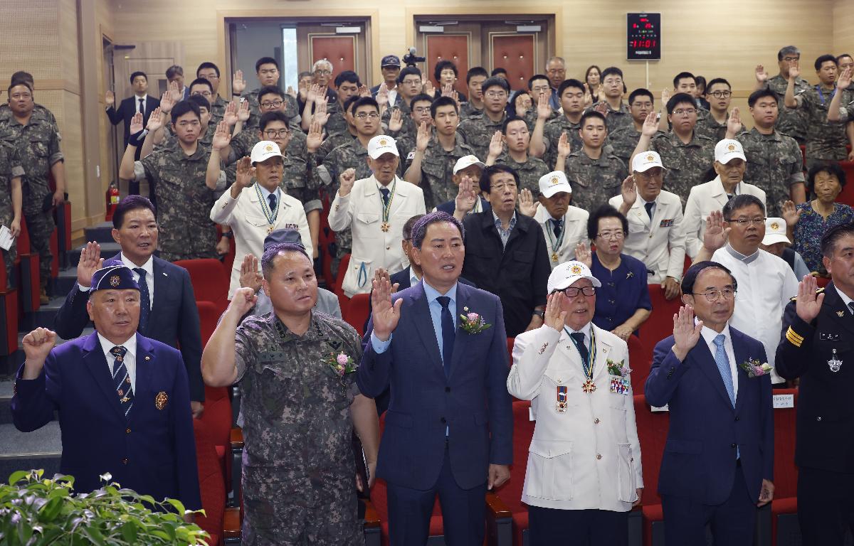 6.25 전쟁 제75주년 기념식 및 안보 결의대회 첨부이미지 : 20250625_6.25 전쟁 제75주년 기념식 및 안보 결의대회2.JPG