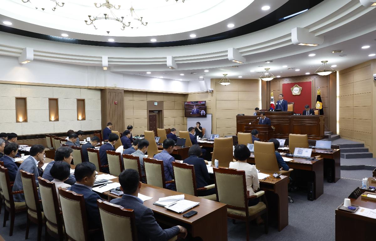 제348회 임시회 제1차 본회의 첨부이미지 : 20250922_제348회 임시회 제1차 본회의.JPG