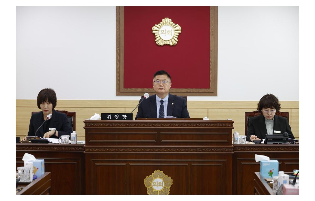 제345회 임실군의회 임시회 운영행정위원회 첨부이미지 : 20250428_제345회 임실군의회 임시회 운영행정위원회.JPG