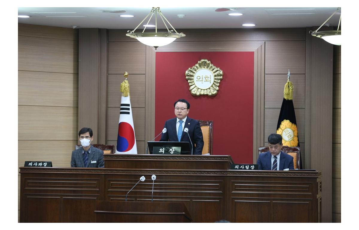 제327회 임실군의회 임시회(개회) 첨부이미지 : 20230418_제327회 임실군의회 임시회(개회).JPG