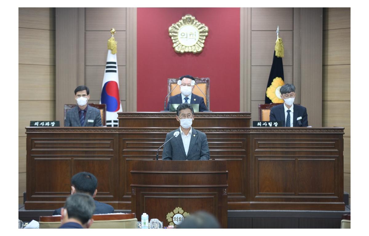 제323회 임실군의회 임시회 폐회 첨부이미지 : 20221031_제323회 임실군의회 임시회 폐회(김정흠).JPG