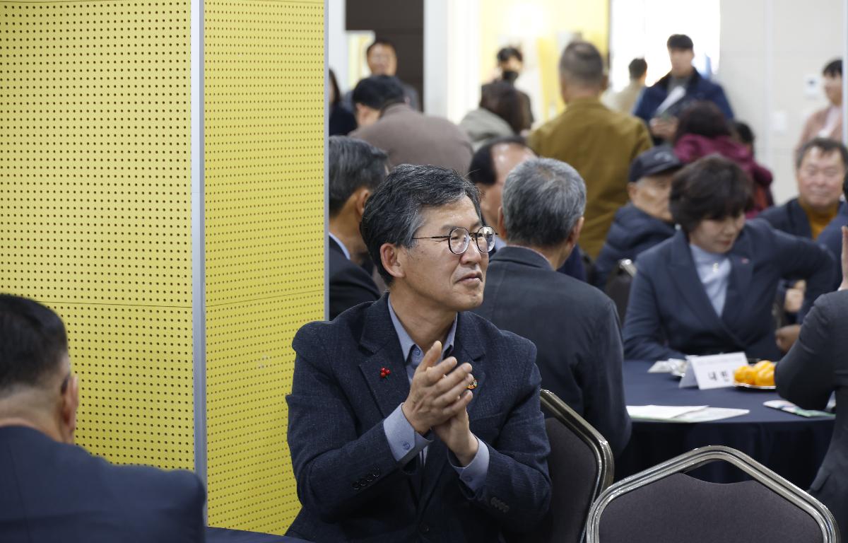 2025년 임실군 자원봉사대회 첨부이미지 : 20251210_2025년 임실군 자원봉사대회 김정흠.JPG