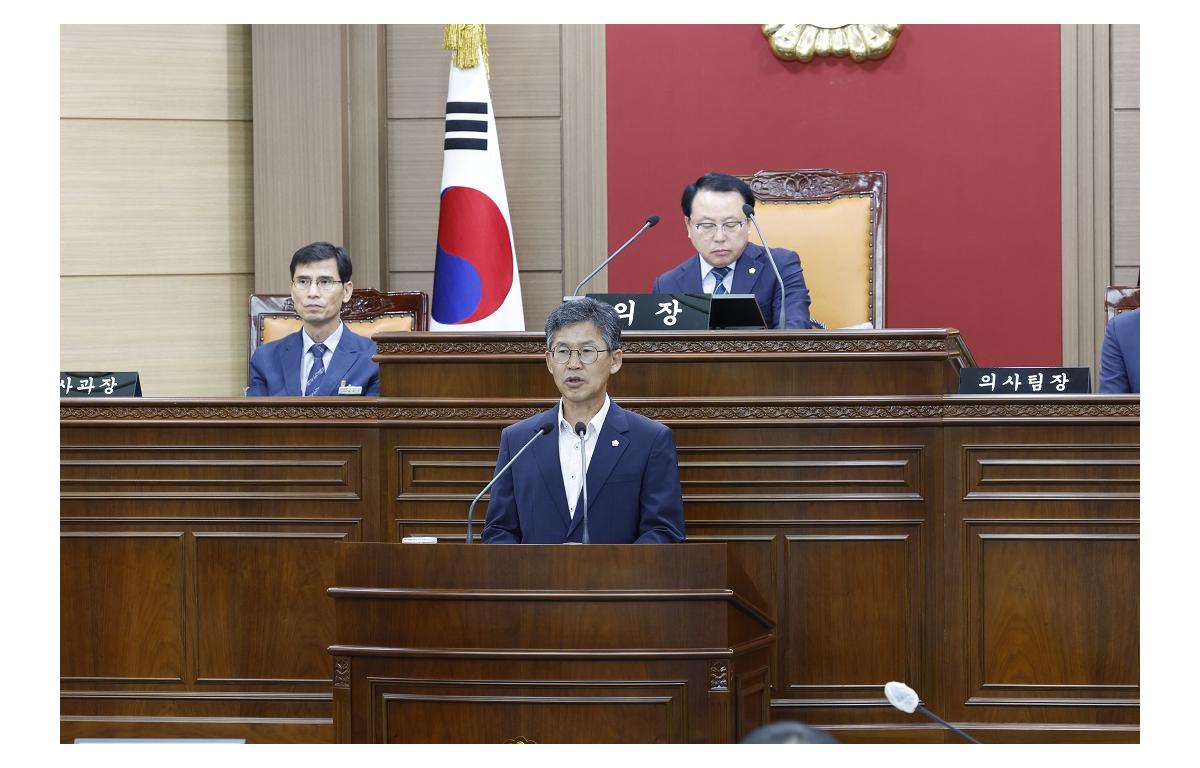 제331회 임실군의회 임시회 제1차 본회의 5분 자유발언 첨부이미지 : 20230911_제331회 임실군의회 임시회(개회)(김정흠).JPG